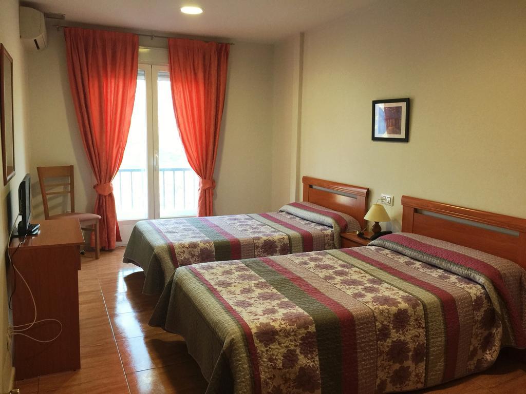 Hotel Godofredo Toledo Bagian luar foto