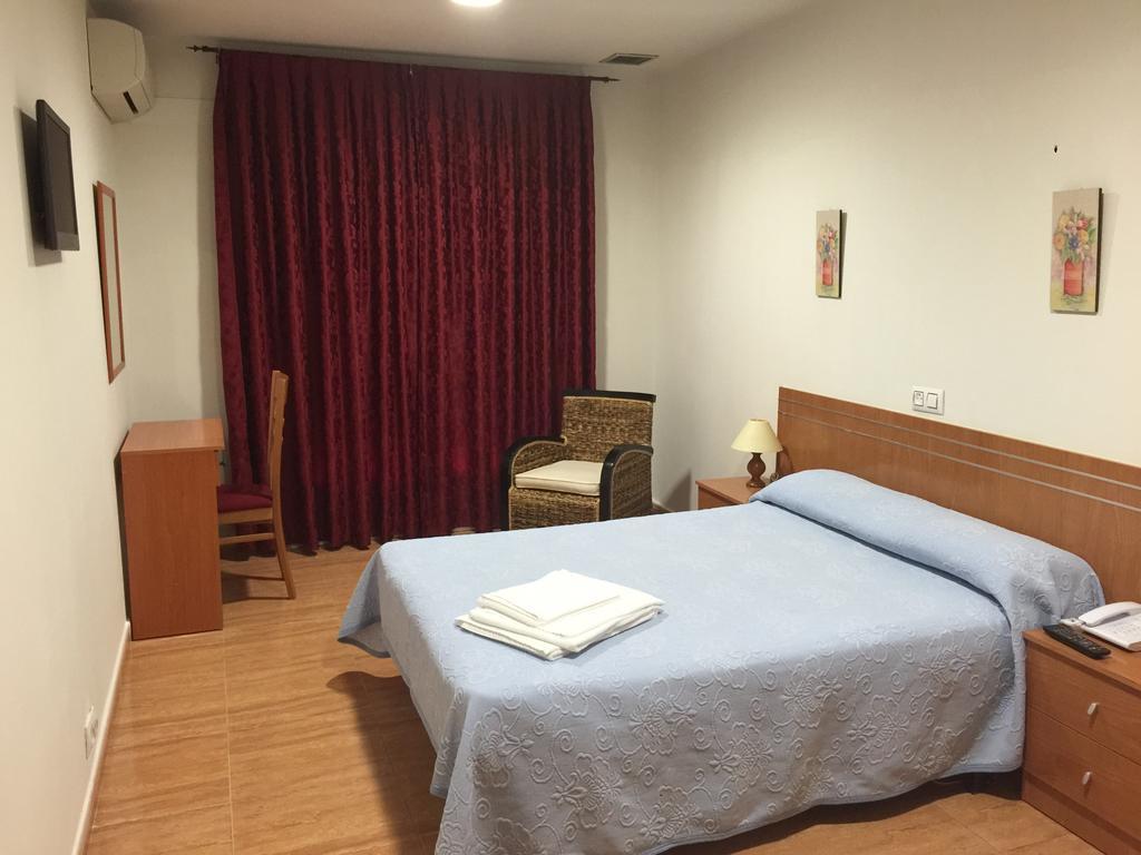 Hotel Godofredo Toledo Bagian luar foto