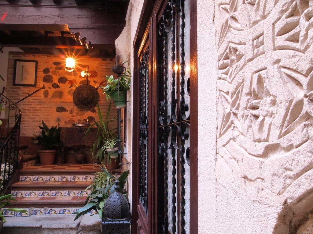 Hotel Godofredo Toledo Bagian luar foto