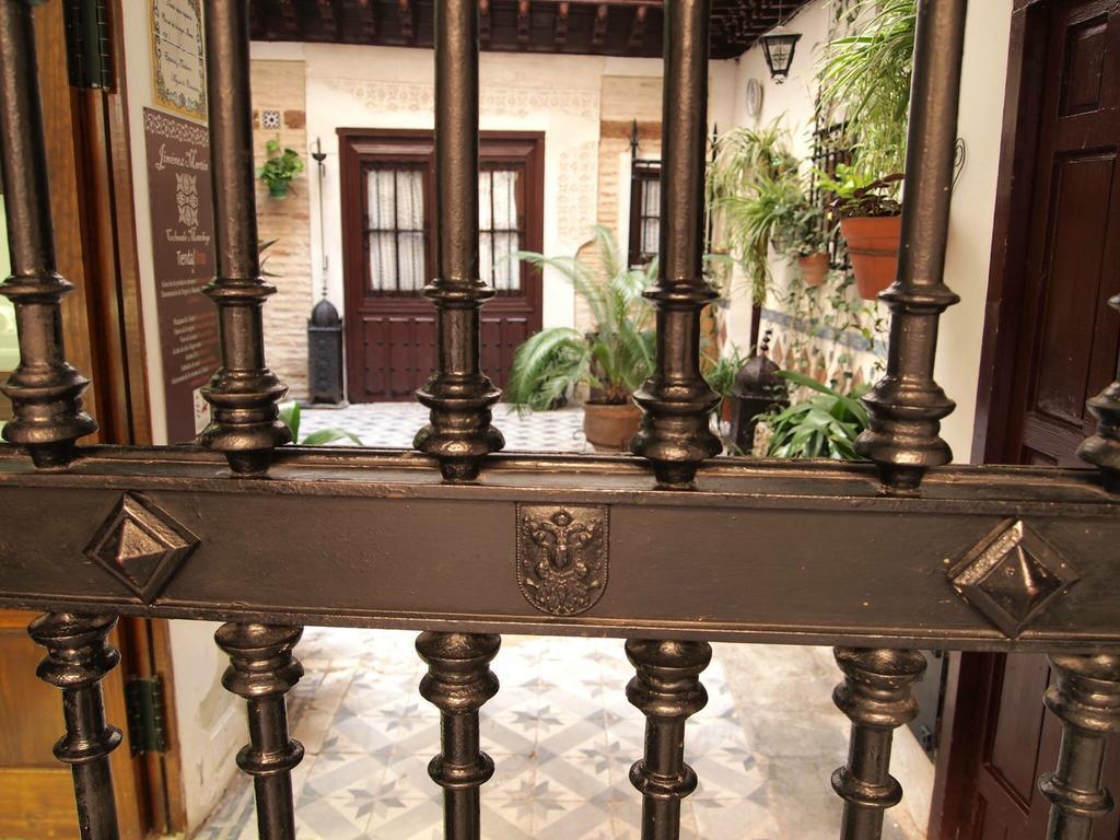 Hotel Godofredo Toledo Bagian luar foto